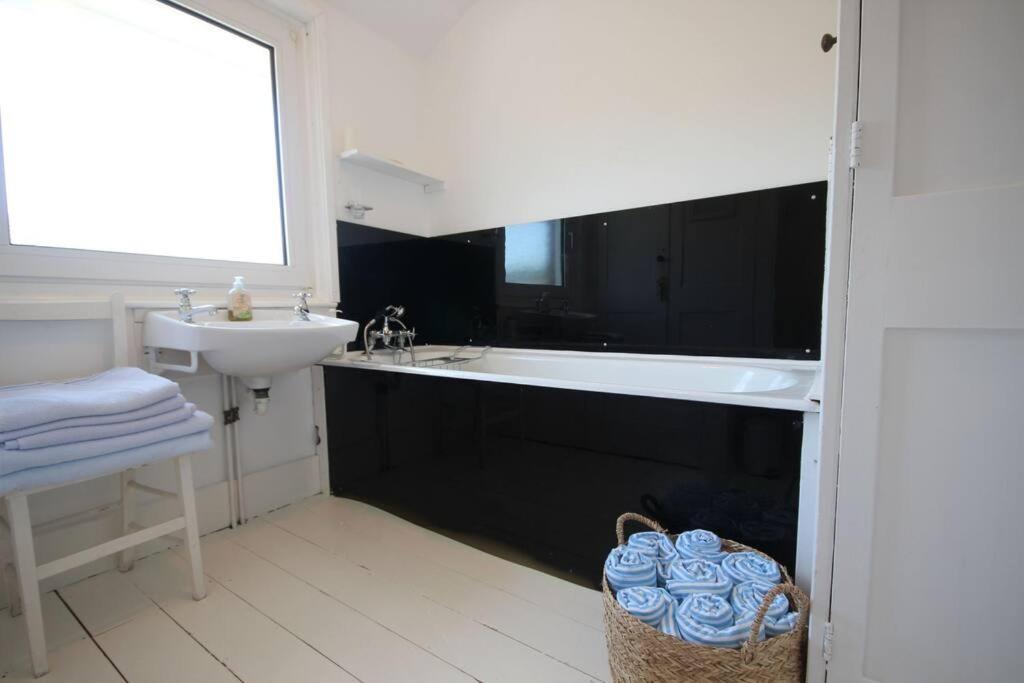 Downsview Villa Kingsdown  Luaran gambar